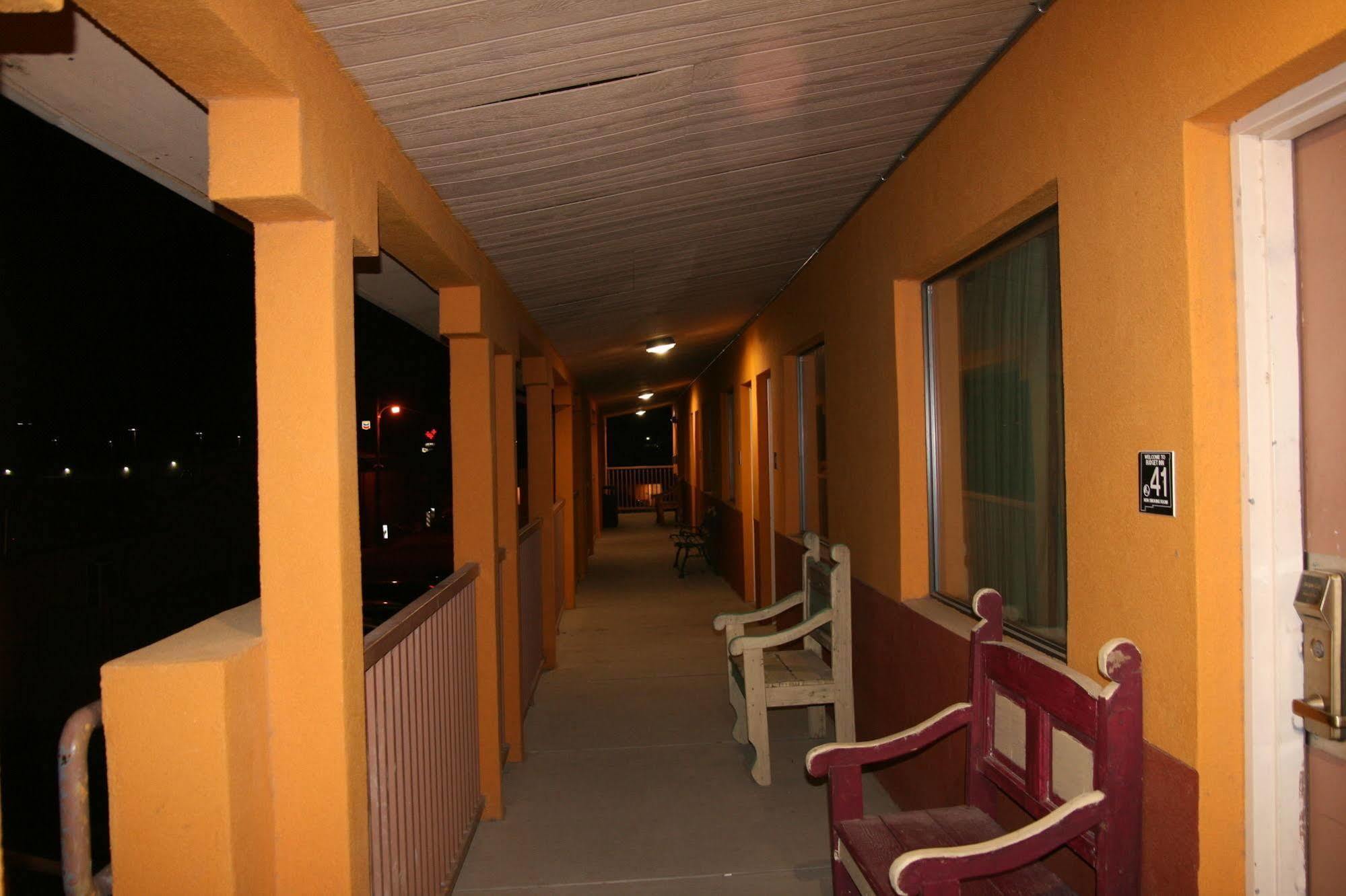 Budget Inn Артижа Экстерьер фото